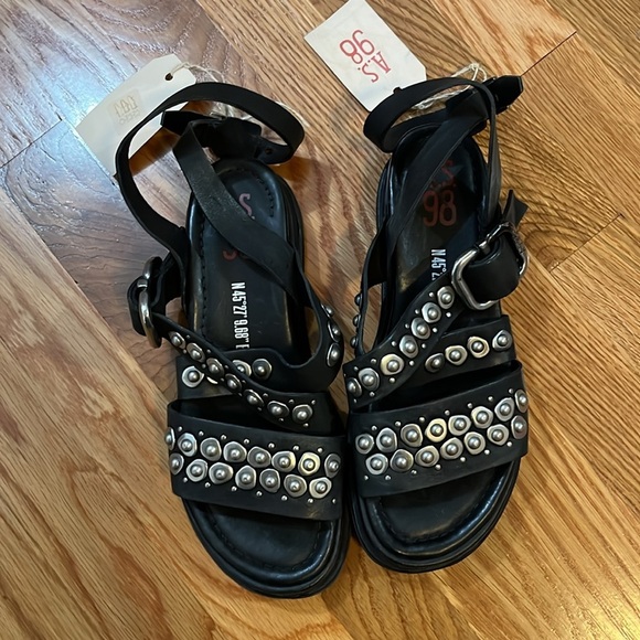 A.S. 98 Nyx Studded Sandals Size 7 NWT - Picture 7 of 16